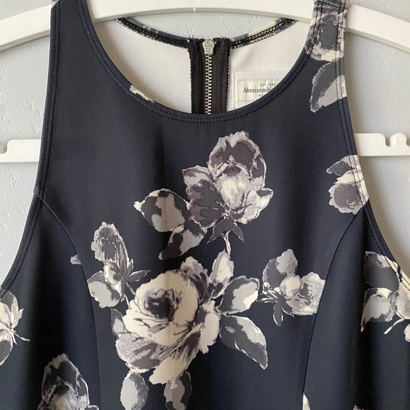 Abercrombie Larissa Neoprene Floral Skater Dress - Picture 5 of 10